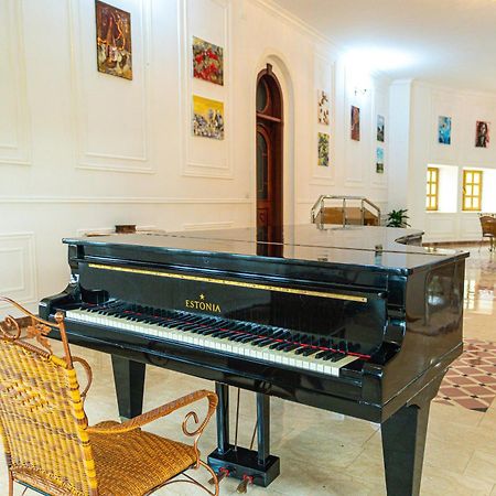 Chabiant Guesthouse Chateau Monolit Ikinci Yeniyol Eksteriør billede