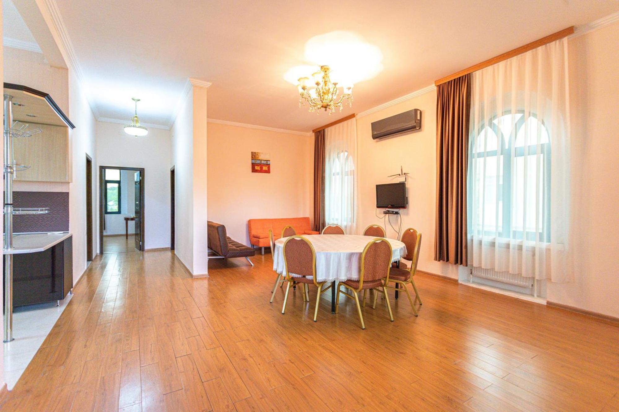 Chabiant Guesthouse Chateau Monolit Ikinci Yeniyol Eksteriør billede