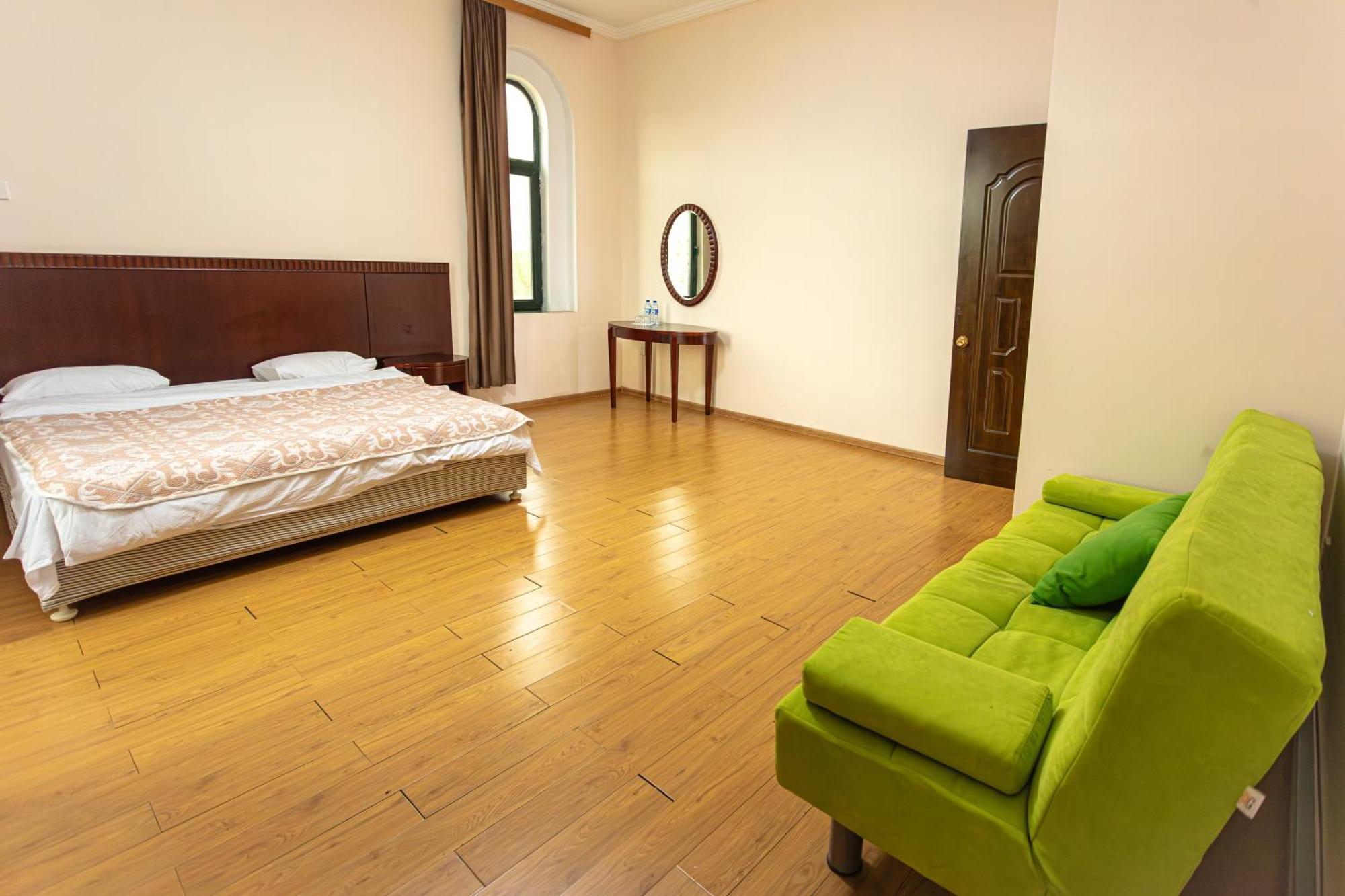 Chabiant Guesthouse Chateau Monolit Ikinci Yeniyol Eksteriør billede