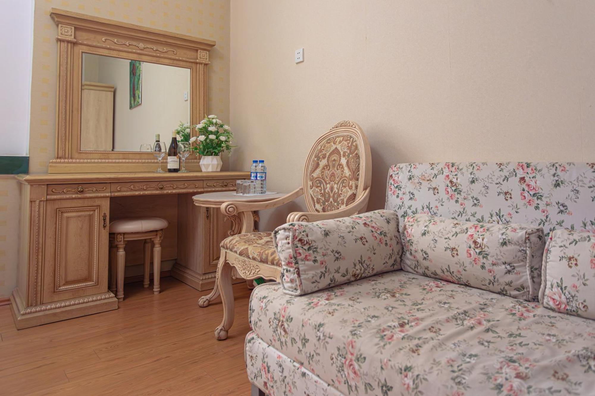 Chabiant Guesthouse Chateau Monolit Ikinci Yeniyol Eksteriør billede