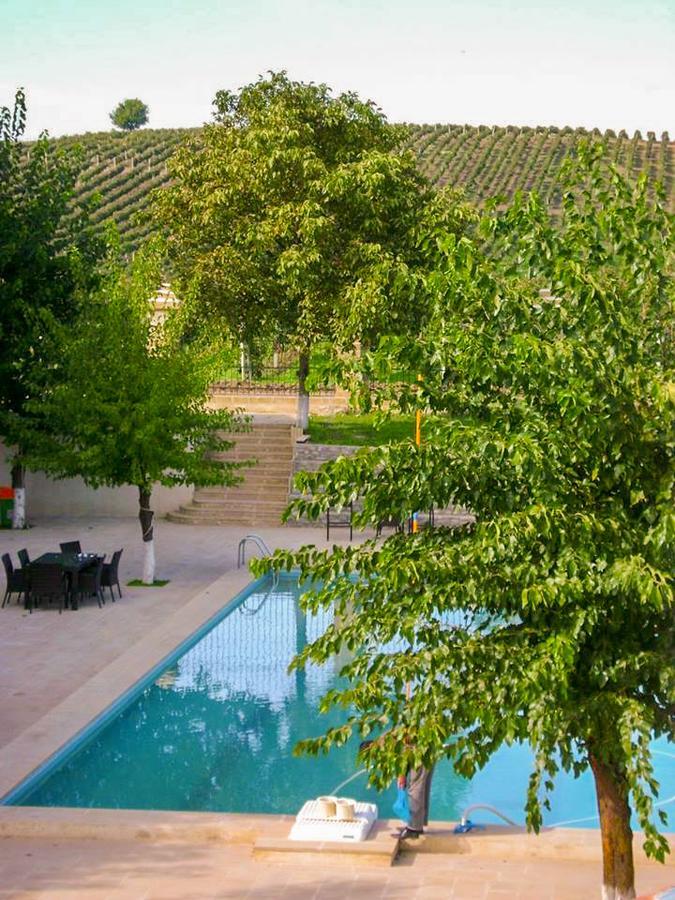 Chabiant Guesthouse Chateau Monolit Ikinci Yeniyol Eksteriør billede
