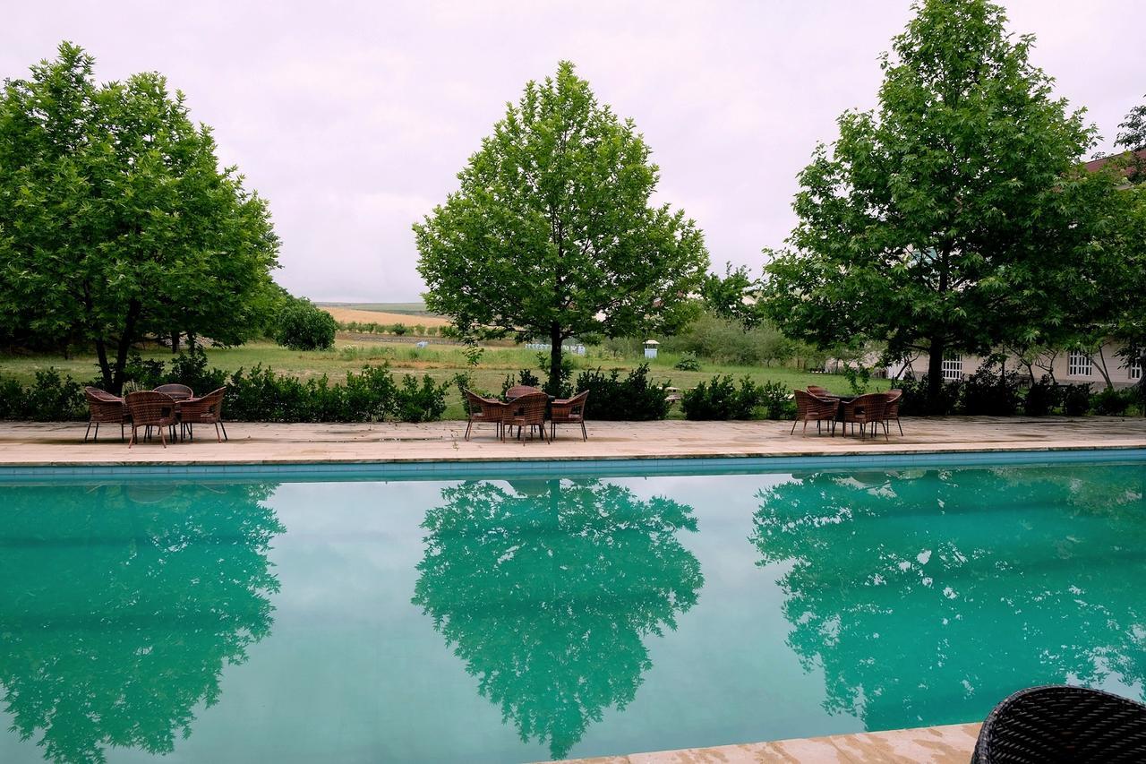 Chabiant Guesthouse Chateau Monolit Ikinci Yeniyol Eksteriør billede